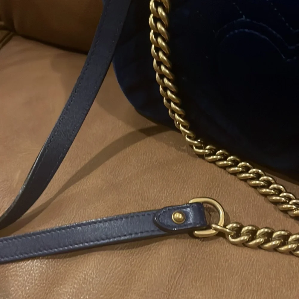 GUCCI | Velvet Matelasse Medium GG Marmont Shoulder Bag Cobalt Blue - Picture 9 of 16